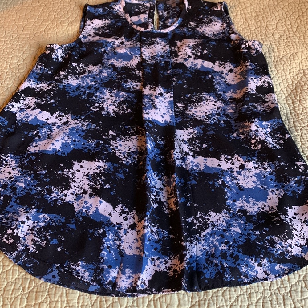 Vince Camuto Black, Blue, White Sleeveless Blouse Size Small - Picture 10 of 11